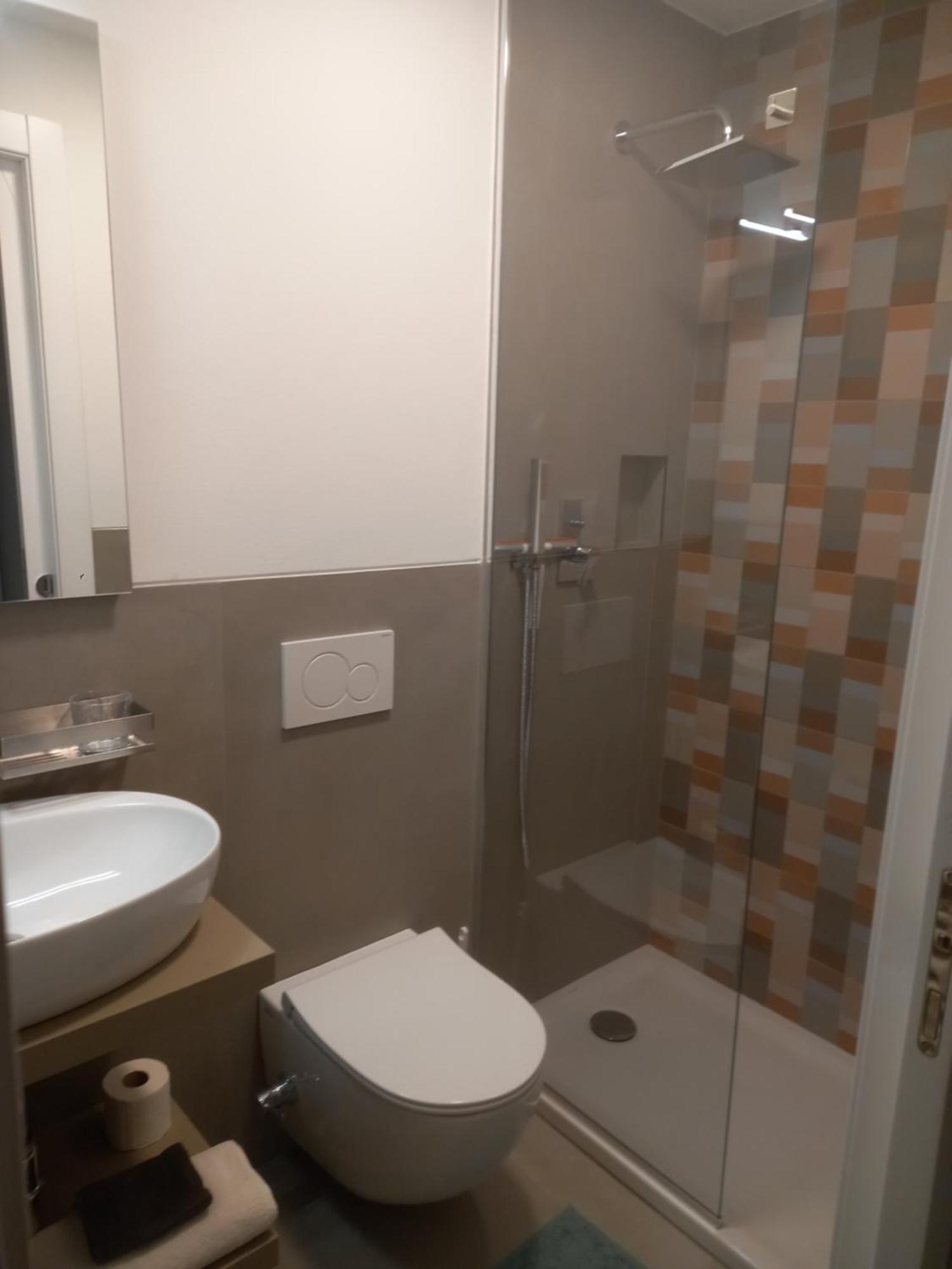 Apartment - Porta Romana Newly 2 Bedrooms With 2 Bathrooms Subway Metro 3 Stops To Duomo Mailand