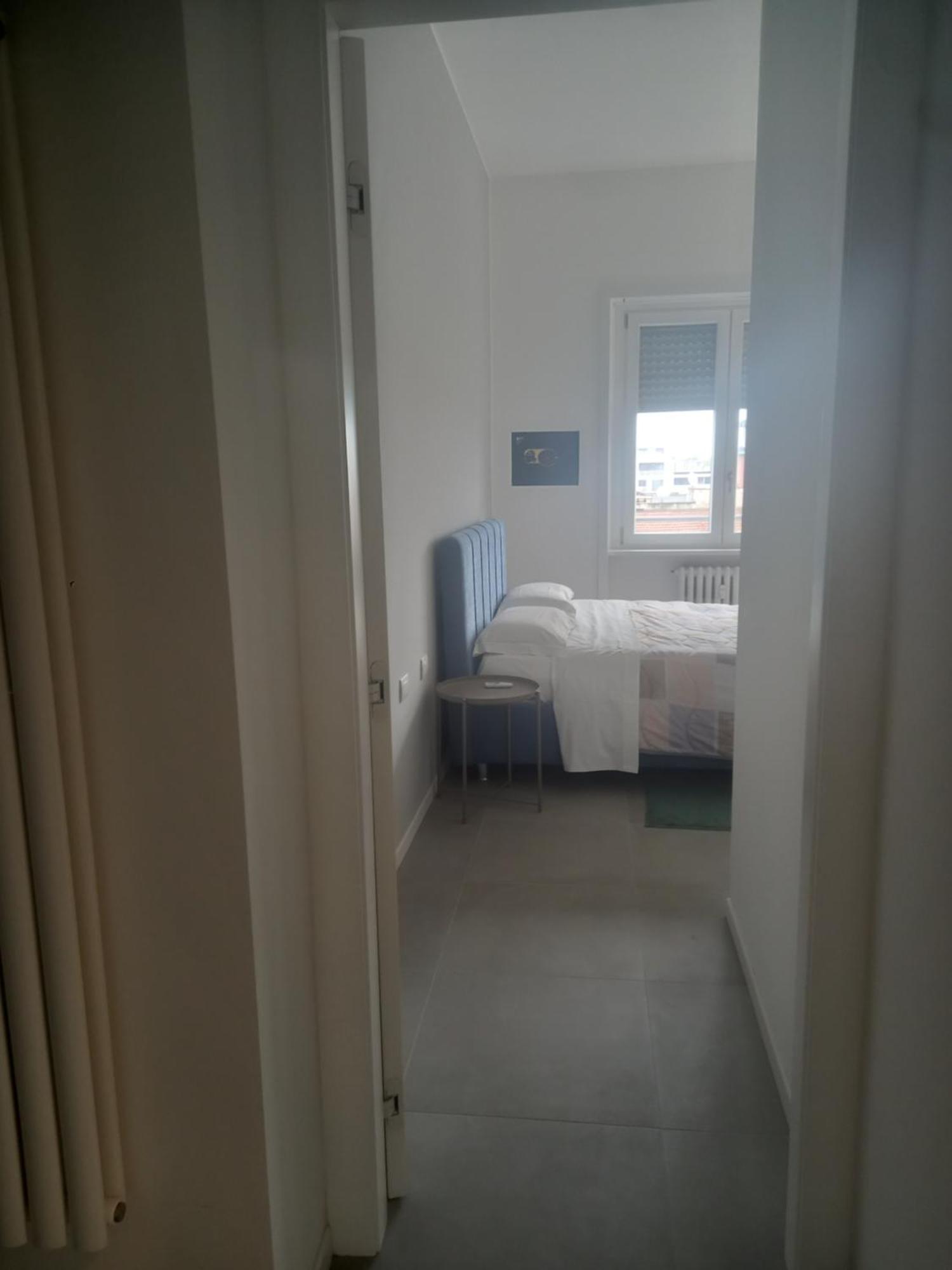 - Porta Romana Newly 2 Bedrooms With 2 Bathrooms Subway Metro 3 Stops To Duomo *