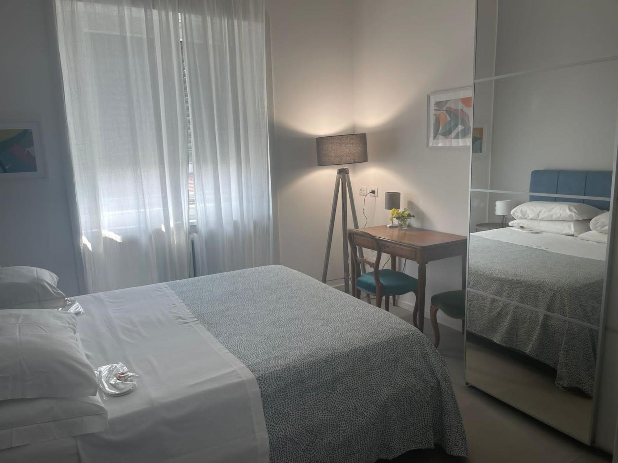 - Porta Romana Newly 2 Bedrooms With 2 Bathrooms Subway Metro 3 Stops To Duomo