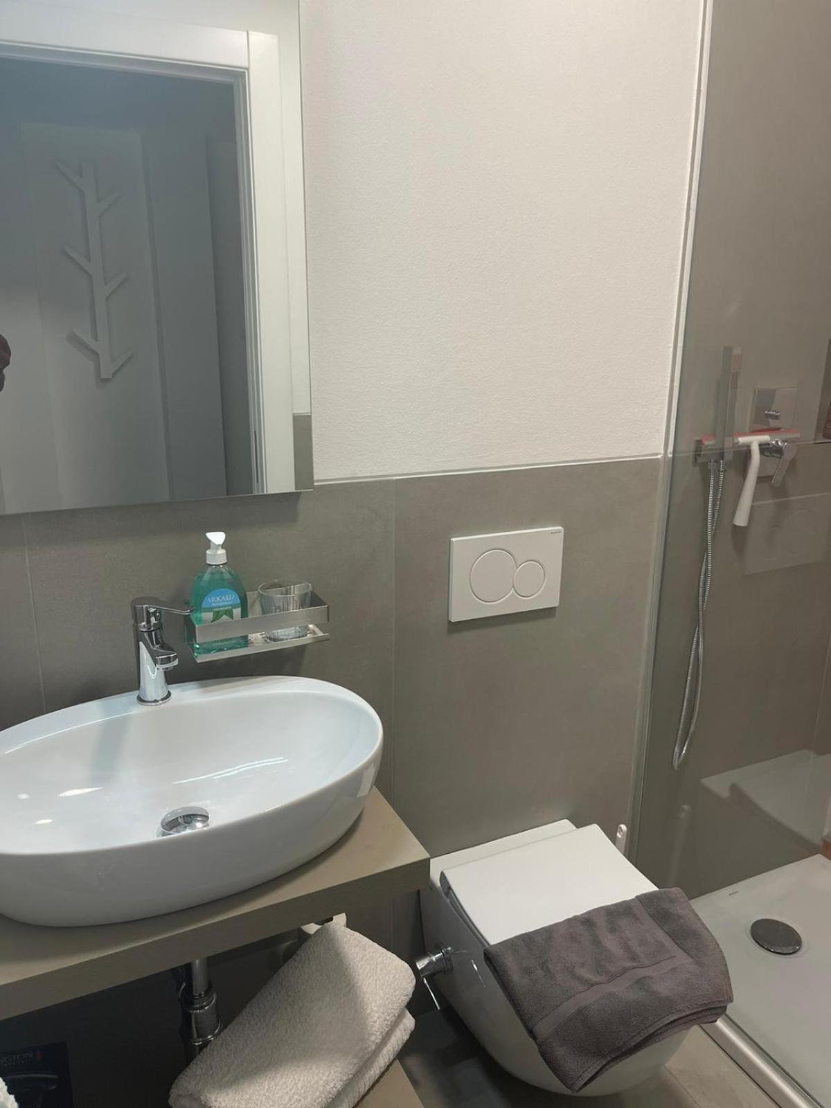 - Porta Romana Newly 2 Bedrooms With 2 Bathrooms Subway Metro 3 Stops To Duomo Apartment Mailand